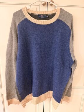 Vineyard Vines Men’s  Blue & Gray Colorblock Crewneck Sweater. Size Large